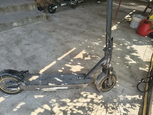 vând trotinete electrice 