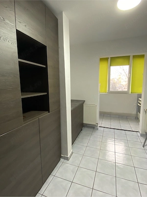 Inchiriez apartament cu 2 camere, zona Dacia