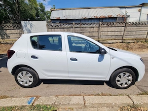 dacia sandero 9920 km reali - imagine 2