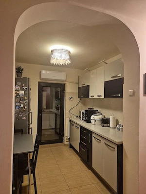 Vand apartament 2 camere, Far, mobilat - imagine 4