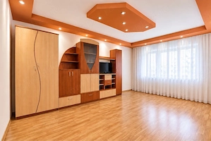 Apartament cu doua camere-direct de la proprietar