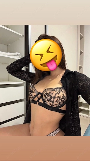 Bună mă numesc Larissa sunt nouă în orașul tău