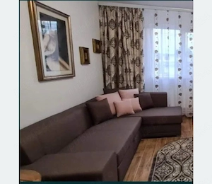 Închiriez garsoniera  