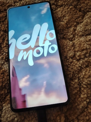 Vând telefon Motorola g86