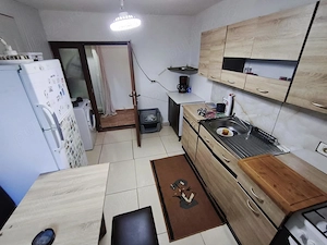 Casa la curte, 2 camere, dressing, camara, foisor, loc parcare - imagine 3
