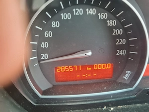 Se vinde Bmw x3  defect