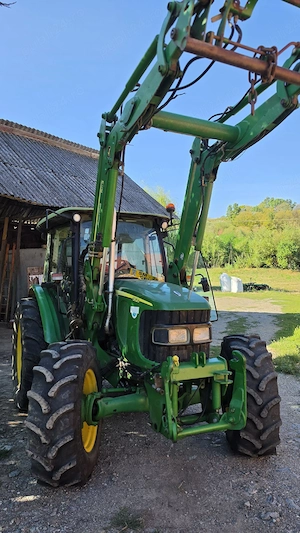 John Deere 5620 cu încărcător John Deere 583 - imagine 2