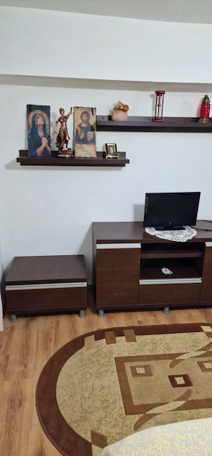 Închiriez apartament 4 camere - zona Confecții  - imagine 9