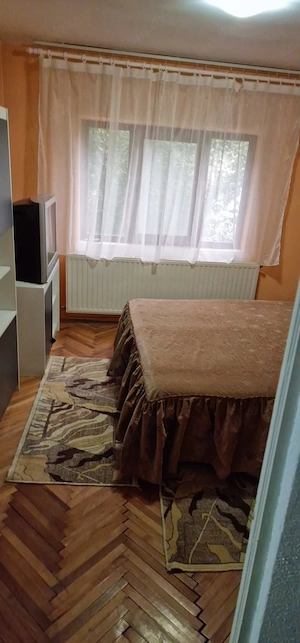 Închiriez apartament 4 camere - zona Confecții  - imagine 7