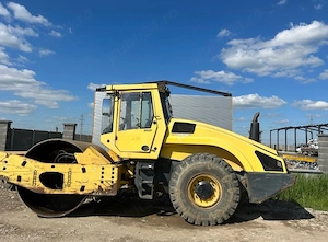 Inchiriez cilindru compactor 19 to