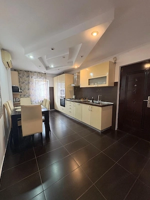 Apartament 3 camere, 82 mp, zona Ultracentral  - imagine 3
