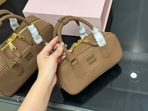 Miu Miu geantă de damă, piele naturală