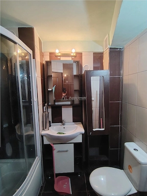 Apartament 3 camere de vanzare zona Piata 1 Mai - imagine 8