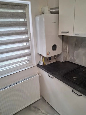 De inchiriat - Garsoniera confort 1 - Parter - Renovata - Mobila noua - Centru Buhusi - imagine 4