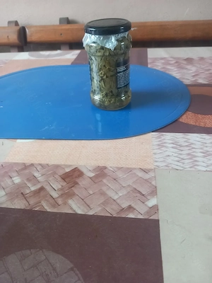Vand tarhon la borcan