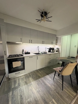 Apartament 3 camere, 53 mp, zona Central - imagine 3