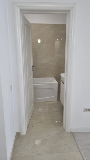 Inchiriez garsoniera langa Liberty Moll,zona rezidențială  - imagine 5