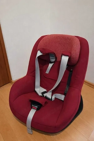 Scoica auto Maxi-Cosi + baza ISOFIX (set complet)