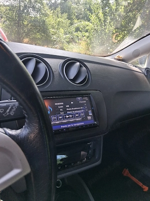 se vinde un seat ibiza din 2011 mot 1200 are trapa navigatie genti aliaj acte la zi  - imagine 2