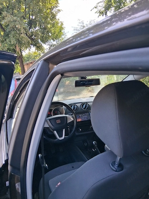 se vinde un seat ibiza din 2011 mot 1200 are trapa navigatie genti aliaj acte la zi  - imagine 3