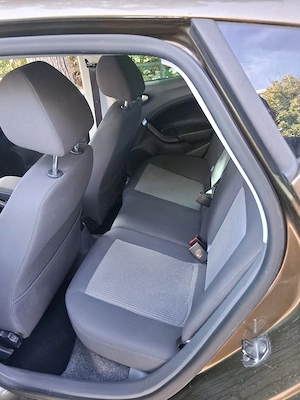 se vinde un seat ibiza din 2011 mot 1200 are trapa navigatie genti aliaj acte la zi 