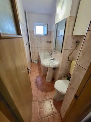 COMPLEX - 2 CAMERE - ETAJ INTERMEDIAR - BLOZ IZOLAT - MOBILAT SI UTILAT - imagine 6