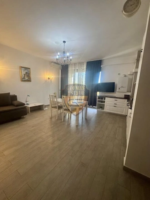 Apartament 2 camere cu vedere la mare, parcare și piscină