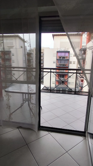 Proprietar,inchiriez apartament 3 camere - imagine 3