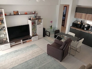 De vanzare Apartament 3 camere, Al. Vasile Goldiș- ansamblu 2021, mobilat complet + 2 locuri parcare - imagine 2