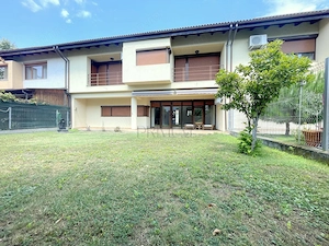 Cas #259; 5 camere, 240 mp, garaj  #537;i gr #259;din #259; proprie – Nordul Timi #537;oarei