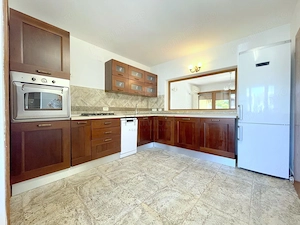 Cas #259; 5 camere, 240 mp, garaj  #537;i gr #259;din #259; proprie – Nordul Timi #537;oarei - imagine 6