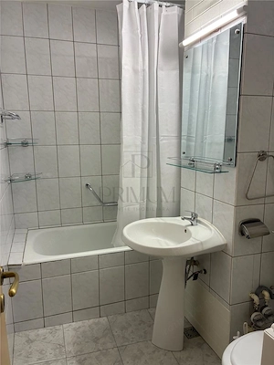 Apartament 3 camere | Bucovina | Decomandat | 2 Balcoane | 2 Bai | 400 € - imagine 5