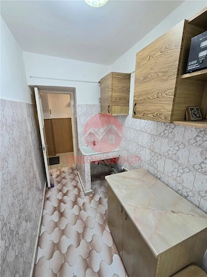 Apartament 3 Camere, Semidecomandat, zona Badea Cartan - imagine 8