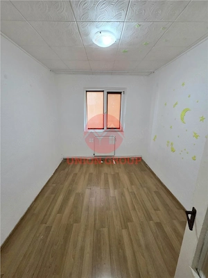 Apartament 3 Camere, Semidecomandat, zona Badea Cartan - imagine 4