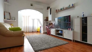 Apartament 2 camere de v #226;nzare – Micro 9, T #226;rgovi #537;te – modernizat, Scoala 8. - imagine 2