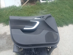 Vând 4 fețe uși de Opel insignia A 
