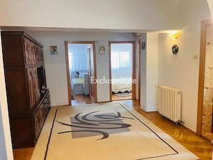 Apartament ultracentral, 3 camere, cu priveliste impresionanta, langa Mercur