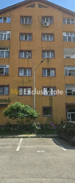De vânzare apartament 2 camere decomandat | Zona 8 Mai - imagine 2