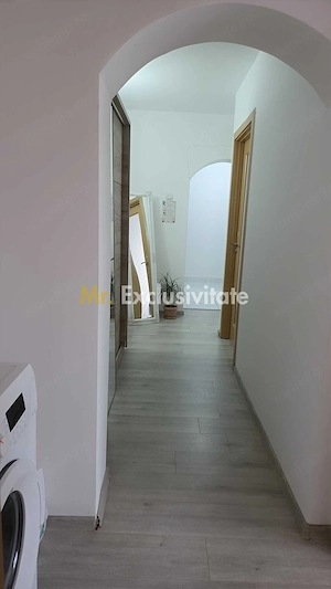 Vand apartament 2 camere zona centrala - imagine 5