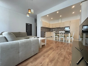 Închiriez apartament 2 camere in Uranus Plaza,etaj 1, parcare subterană.