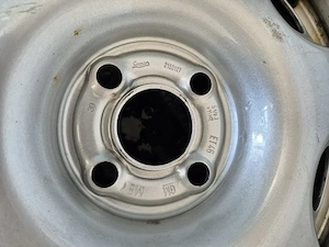 Vand o janta marca GM, pe 15"