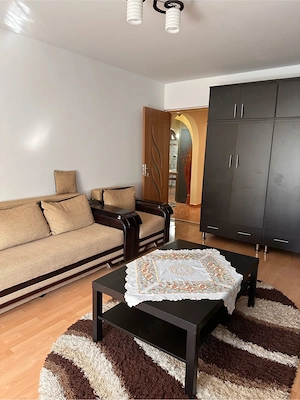 proprietar ofer spre inchiriere apartament cu doua camere in Roman  - imagine 2