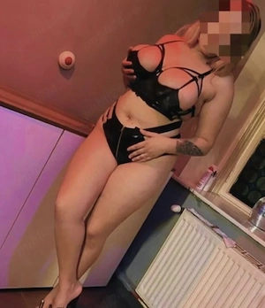 Luxury blonda perfecta  poze reale 