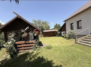 Casă cu teren intravilan generos de 2.146 mp, în Lerești, Argeș
