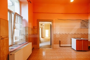 Cladire istorica, 169,4 mp-5 camere, etaj 1,  1593Euro/ mp ,  zona Sinaia - imagine 7