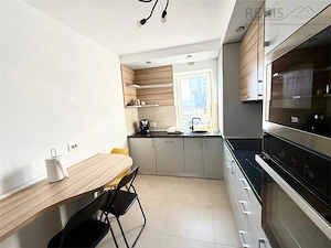 Apartament 3 camere Coresi Kasper - Parcare Inclusa - imagine 8