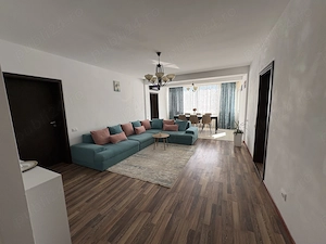Proprietar,închiriez apartament cu 3 camere,et.1 - imagine 2