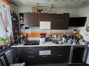 Vanzare Apartament 4 camere, 2 băi, balcon mare, centrala, boxa – Drumul Taberei - imagine 3