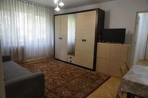 Langa Spitalul Judetean. Centrala termica proprie. Mobilat si utilat.