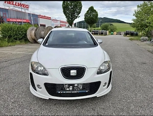 Seat Leon model sport. motor 1.4 cmc benzina an 2010 - imagine 3